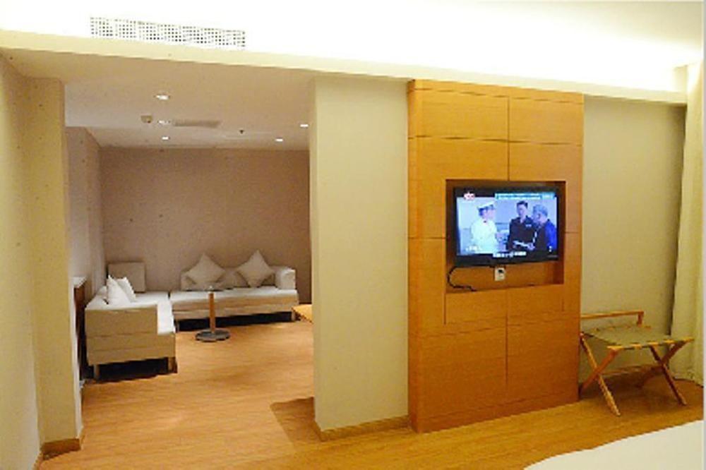 Ji Hotel Changsha Helong Stadium Esterno foto